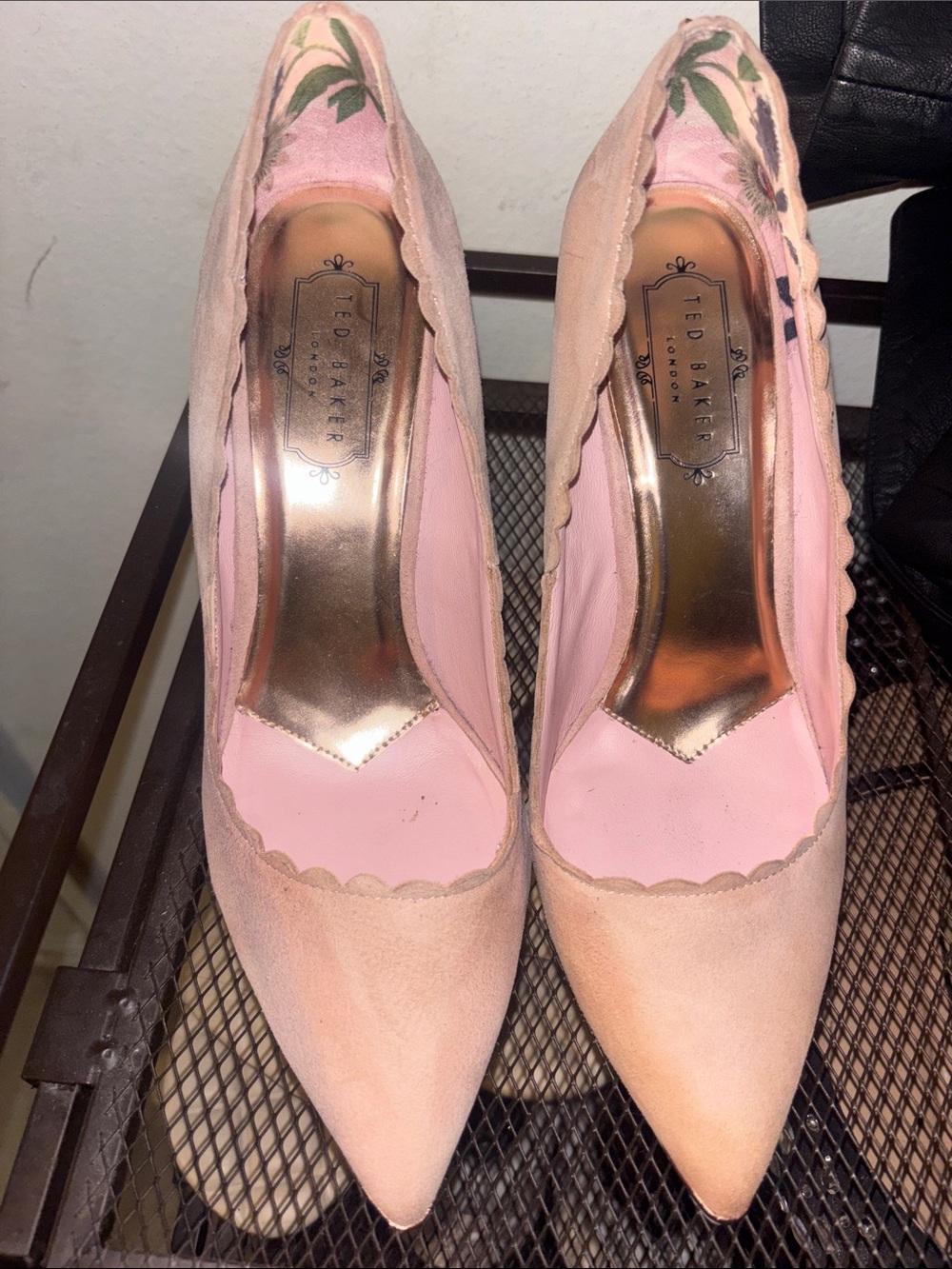 Ted Baker Blush Pink Scalloped Pointed Toe Pumps